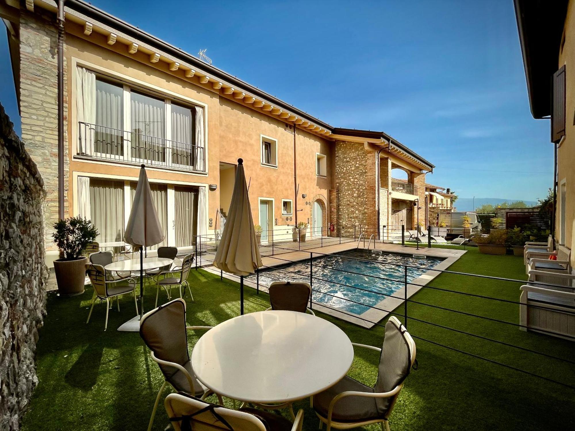 Villa Fontanelle Gardapartments Polpenazze del Garda Exterior photo